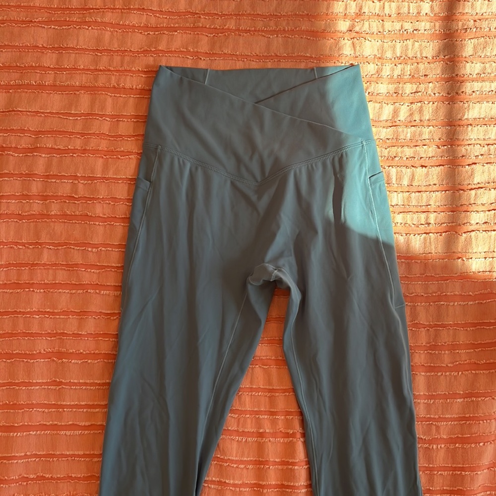 Crossed Blue Leggings